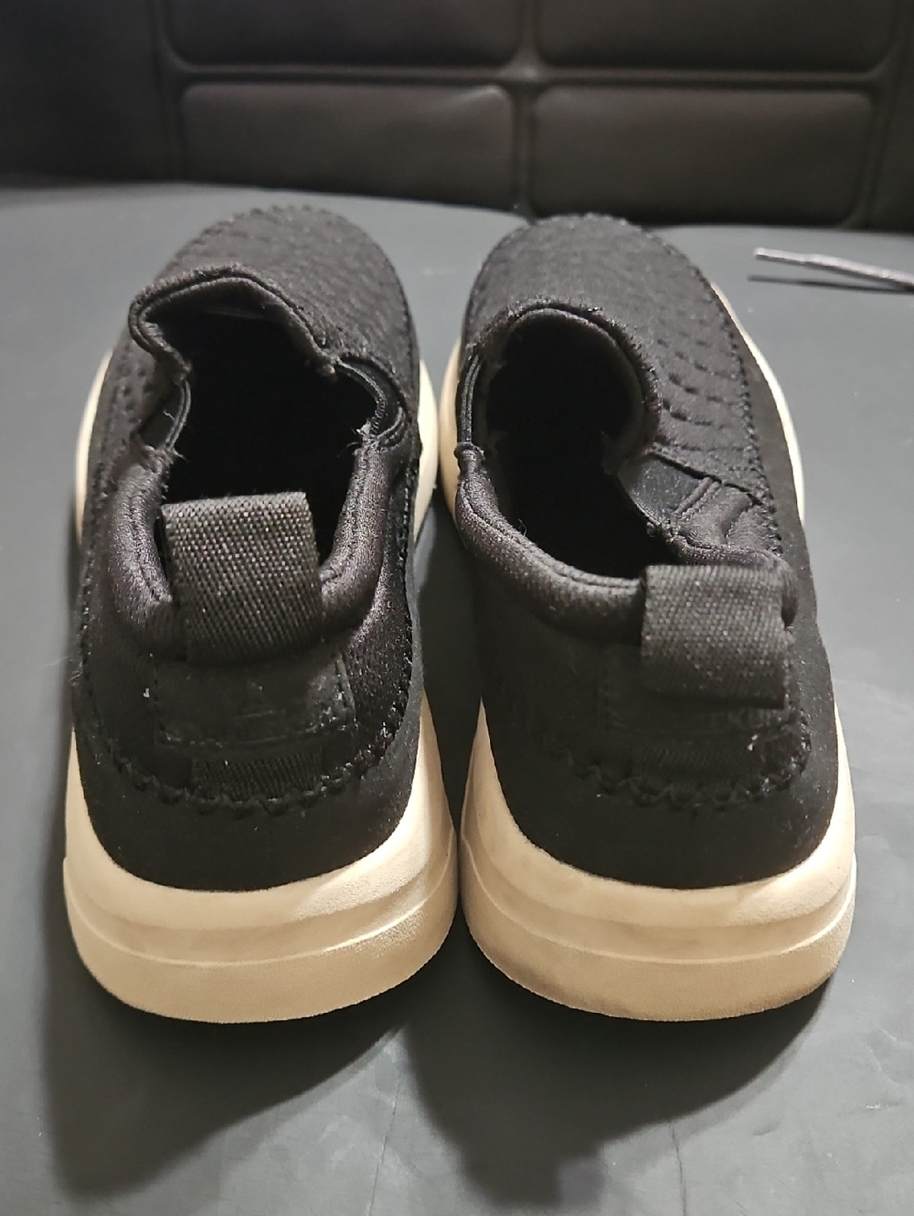 Staheekum Quilted Slip-On Shoes Size 10 - Picture 4 of 11
